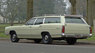 Illustration for article titled 1969 Ford Galaxie wagon is a factory built sleeper